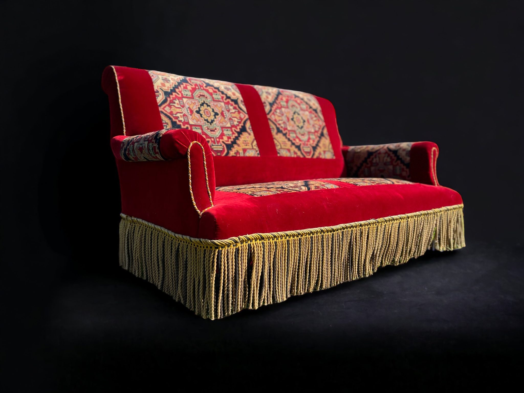 Red and gold shop sofa set