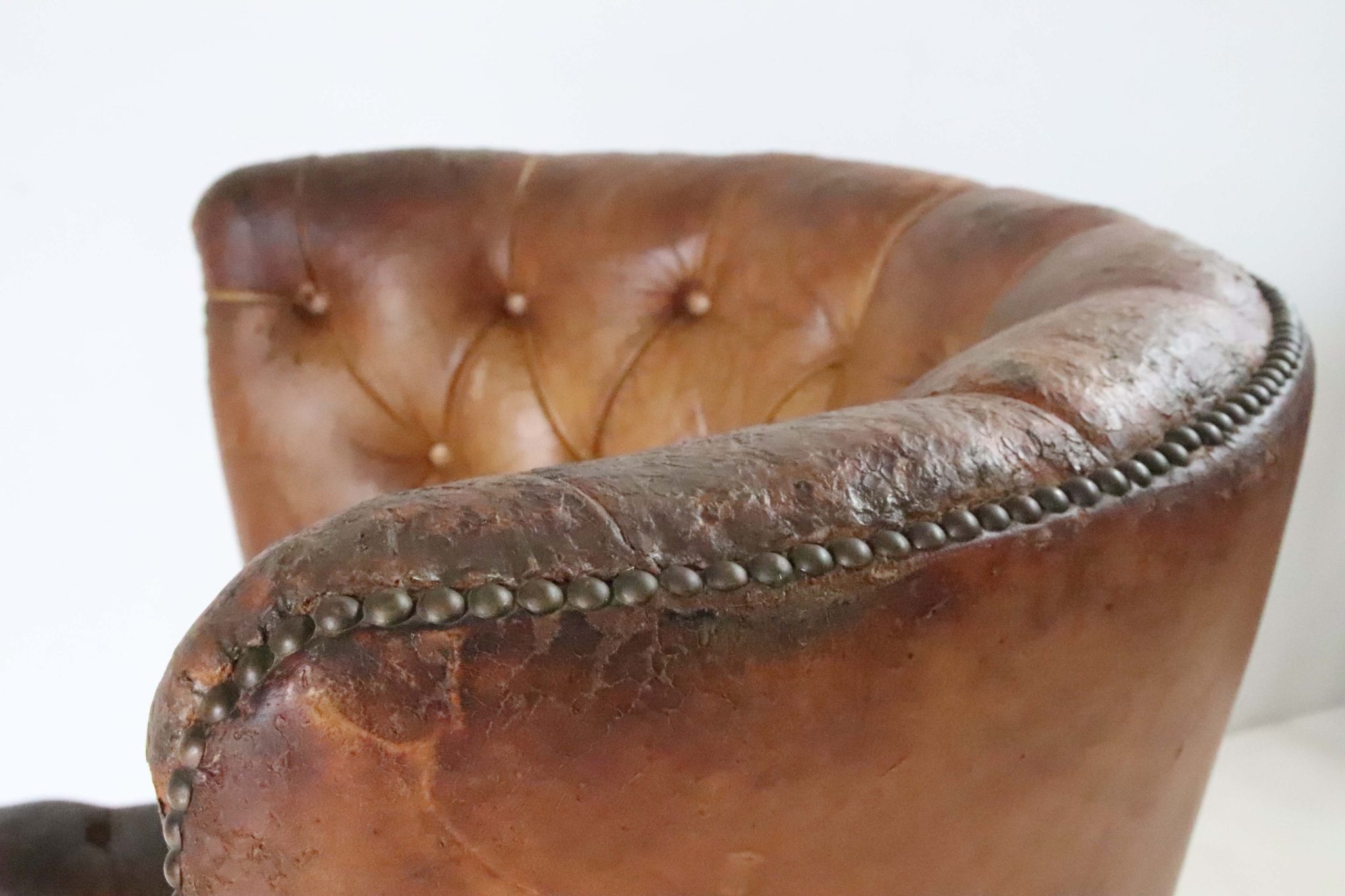 Edwardian Leather Barrel Back Arm Chair. - Image 5