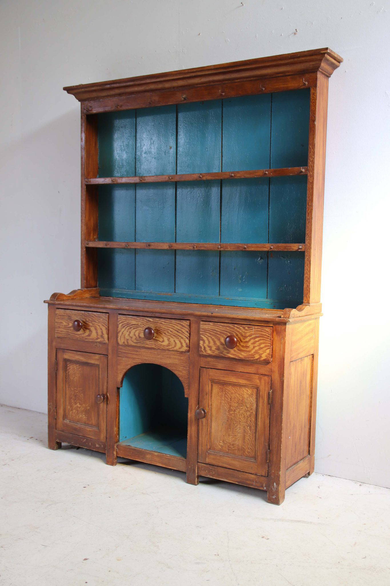 19Th Century Painted Welsh dresser. - Image 15