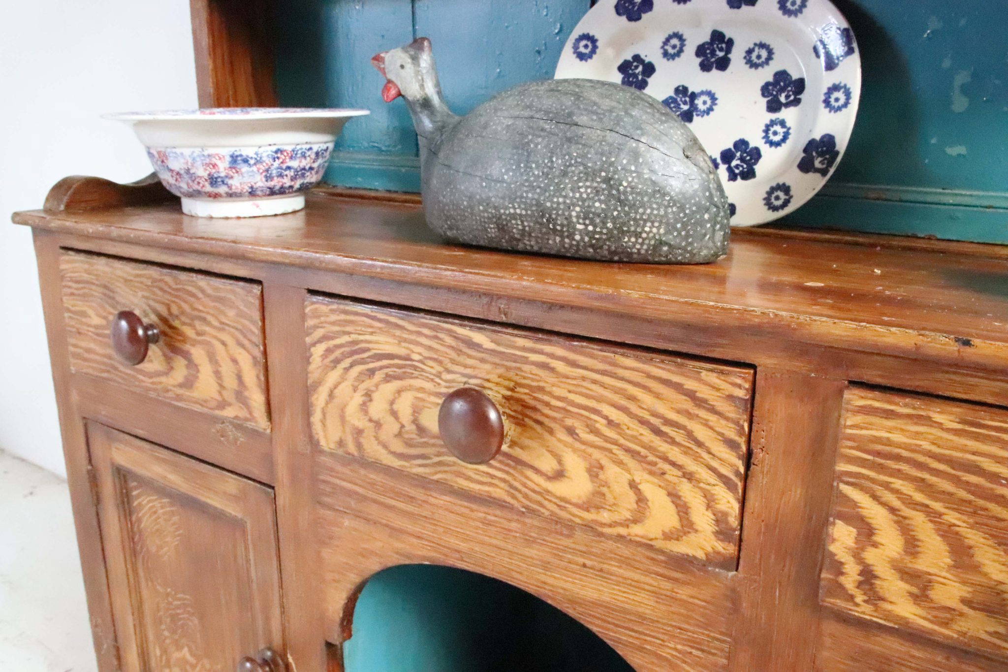 19Th Century Painted Welsh dresser. - Image 4