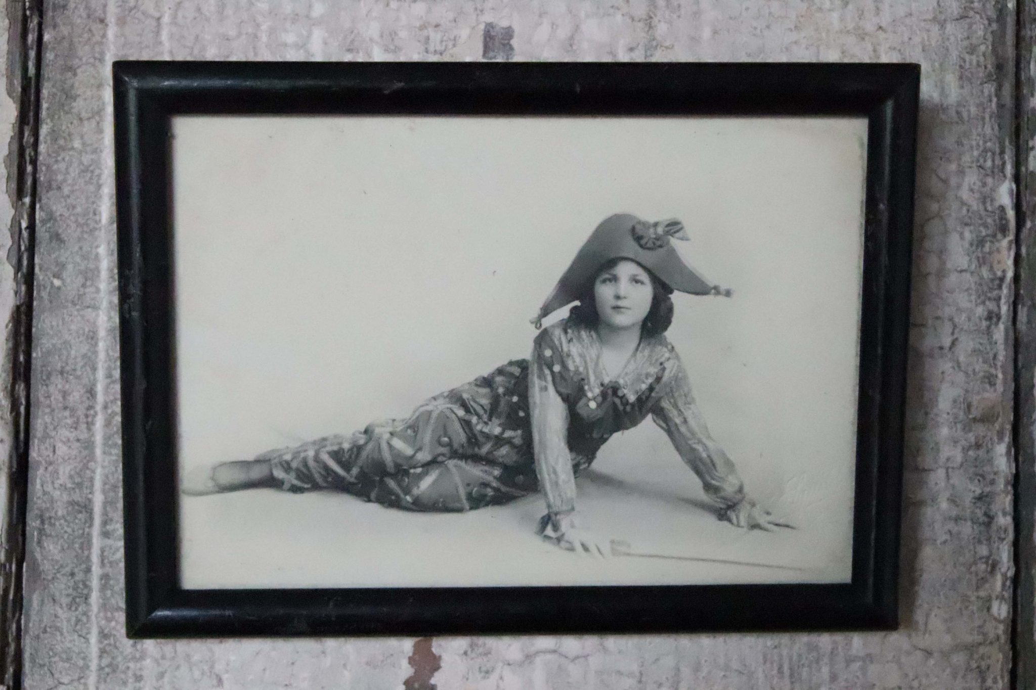 A Collection of Edwardian Theatrical Portrait Photographs - Image 3