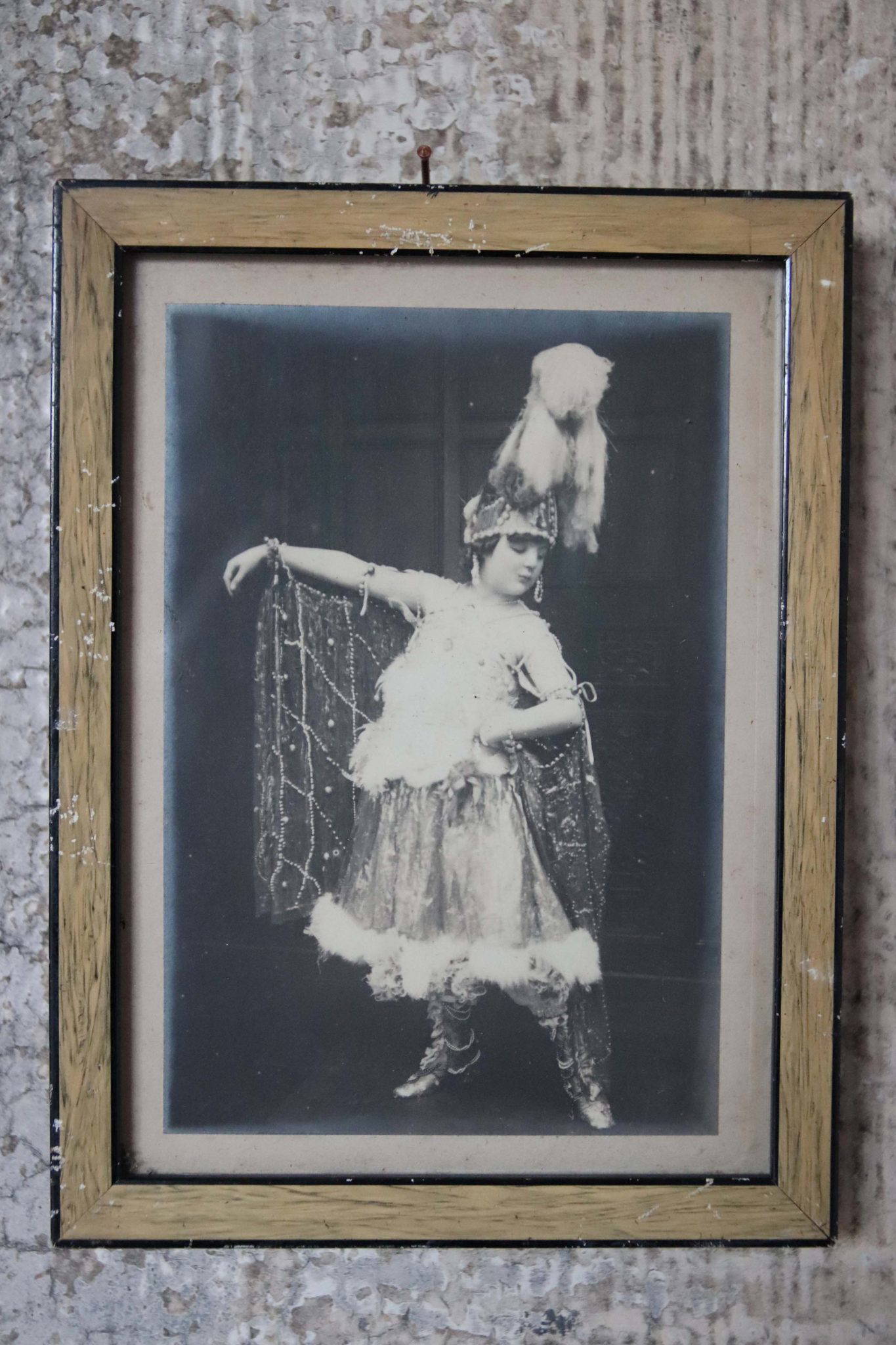 A Collection of Edwardian Theatrical Portrait Photographs - Image 5
