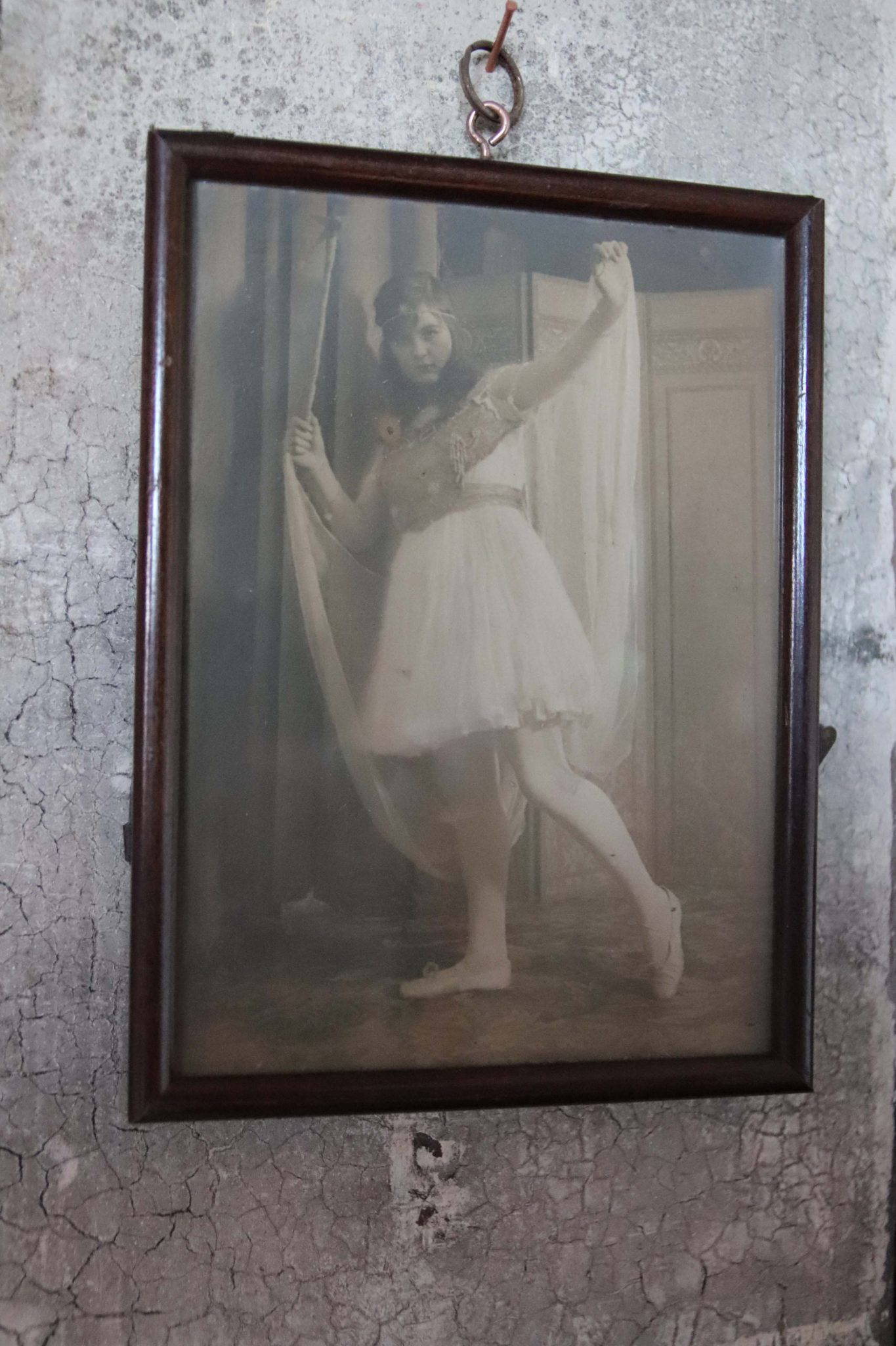 A Collection of Edwardian Theatrical Portrait Photographs - Image 19