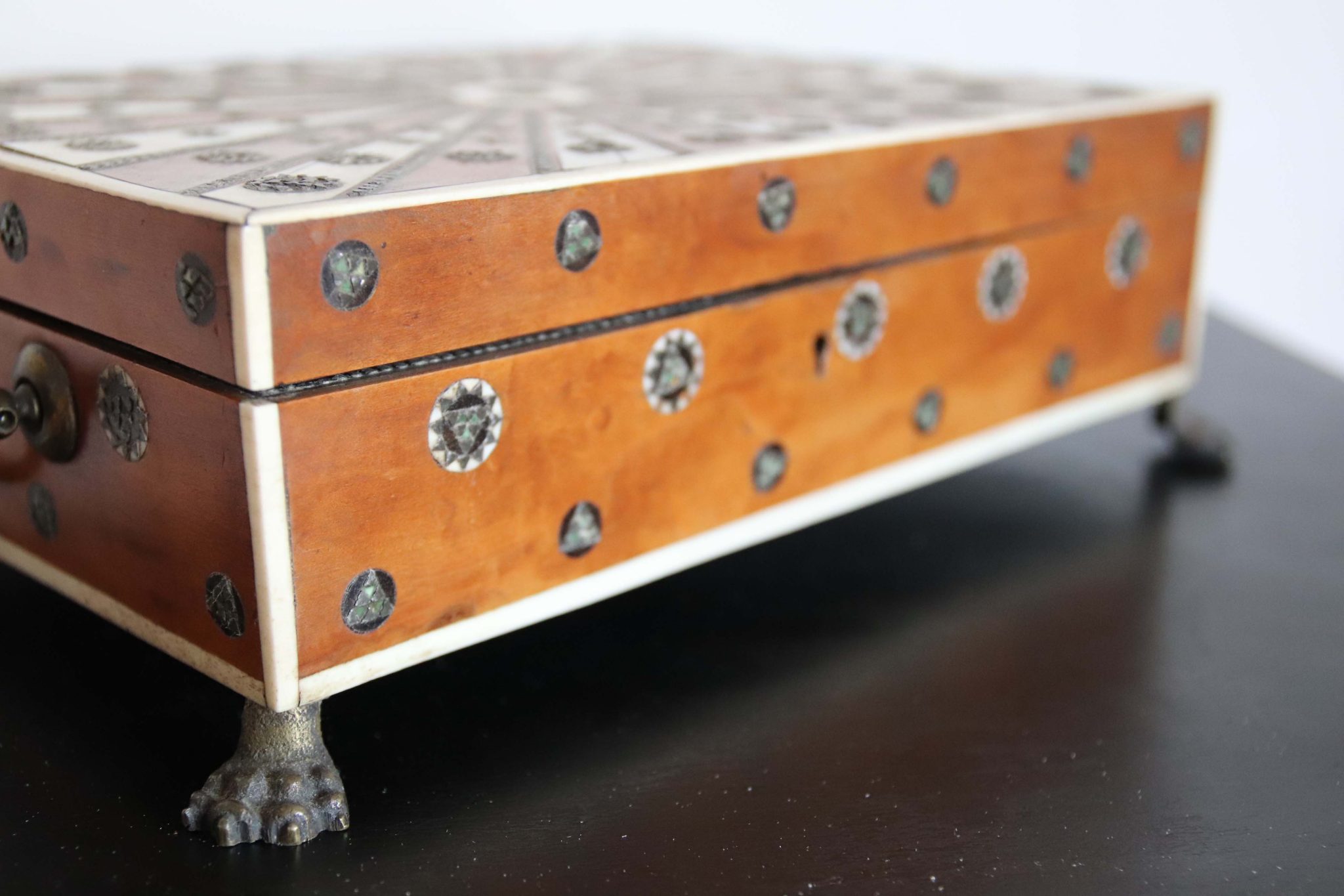19Th Century Anglo Indian Sewing Box. - Image 10